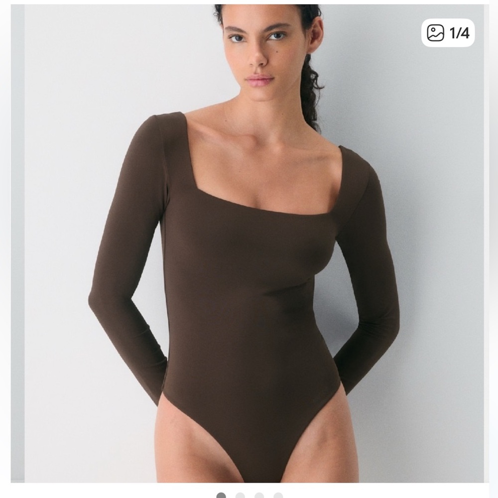 Aritzia Babington Original Contour Square neck long sleeve Bodysuit- Brown